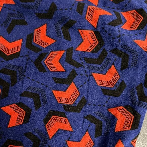 LuLaRoe OS Arrow Leggings (one size) - Picture 6 of 7